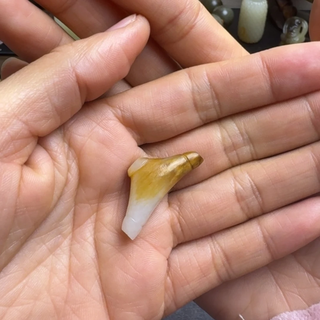 【闪购商品】和田玉（糖玉）颈饰未镶嵌沫*离