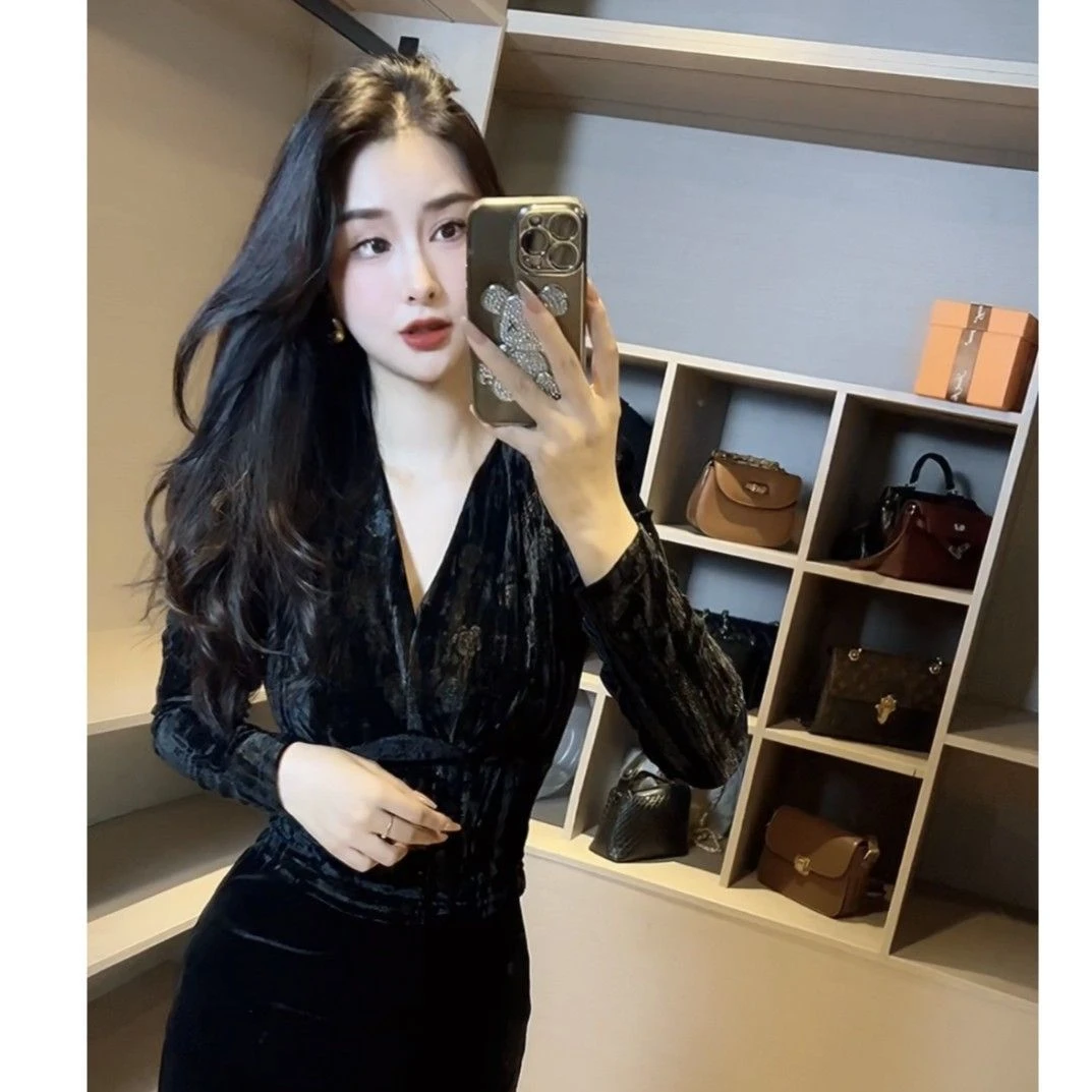 欧货V领长袖丝绒打底衫T恤女秋装2025冬季新款内搭显瘦洋气上衣潮