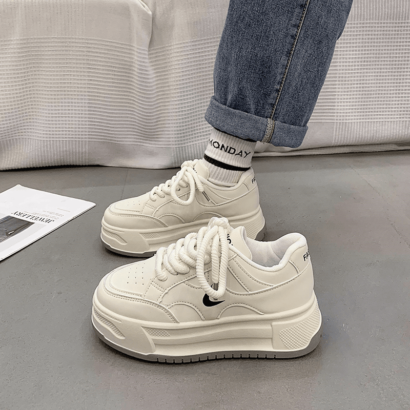 网红爆款百搭小白鞋女厚底板鞋2024年春季新款高级感休闲运动鞋