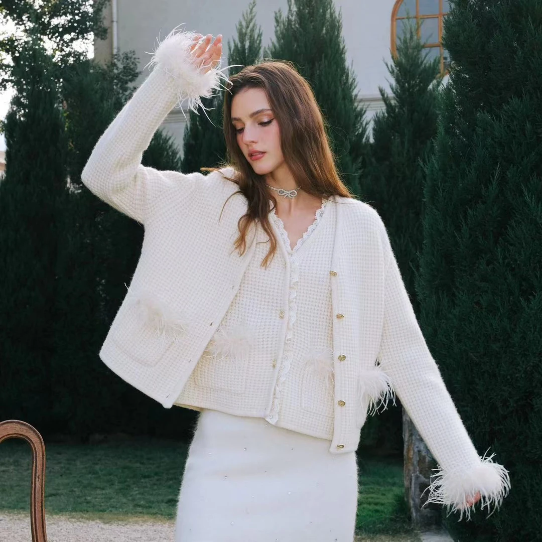 DIANA VEVINA华夫格蕾丝拼接毛衣套装