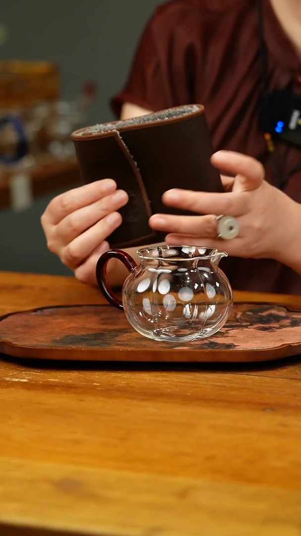 【闪购商品】禾器/晶彩纳福茶海/琥珀色+皮质茶巾