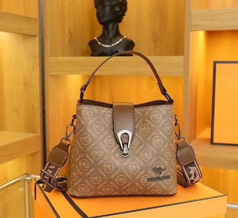 高级感质感女包2024新款质感复古水桶包百搭单肩包斜挎包高档手提