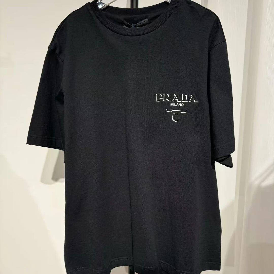 99新 Prada/普拉达 普拉达潮流短袖 066