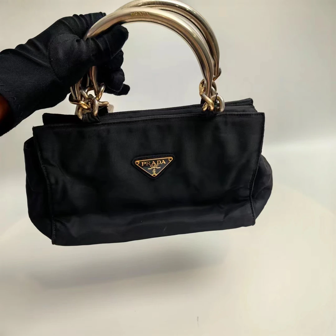 95新 Prada/普拉达 黑色手提包86732