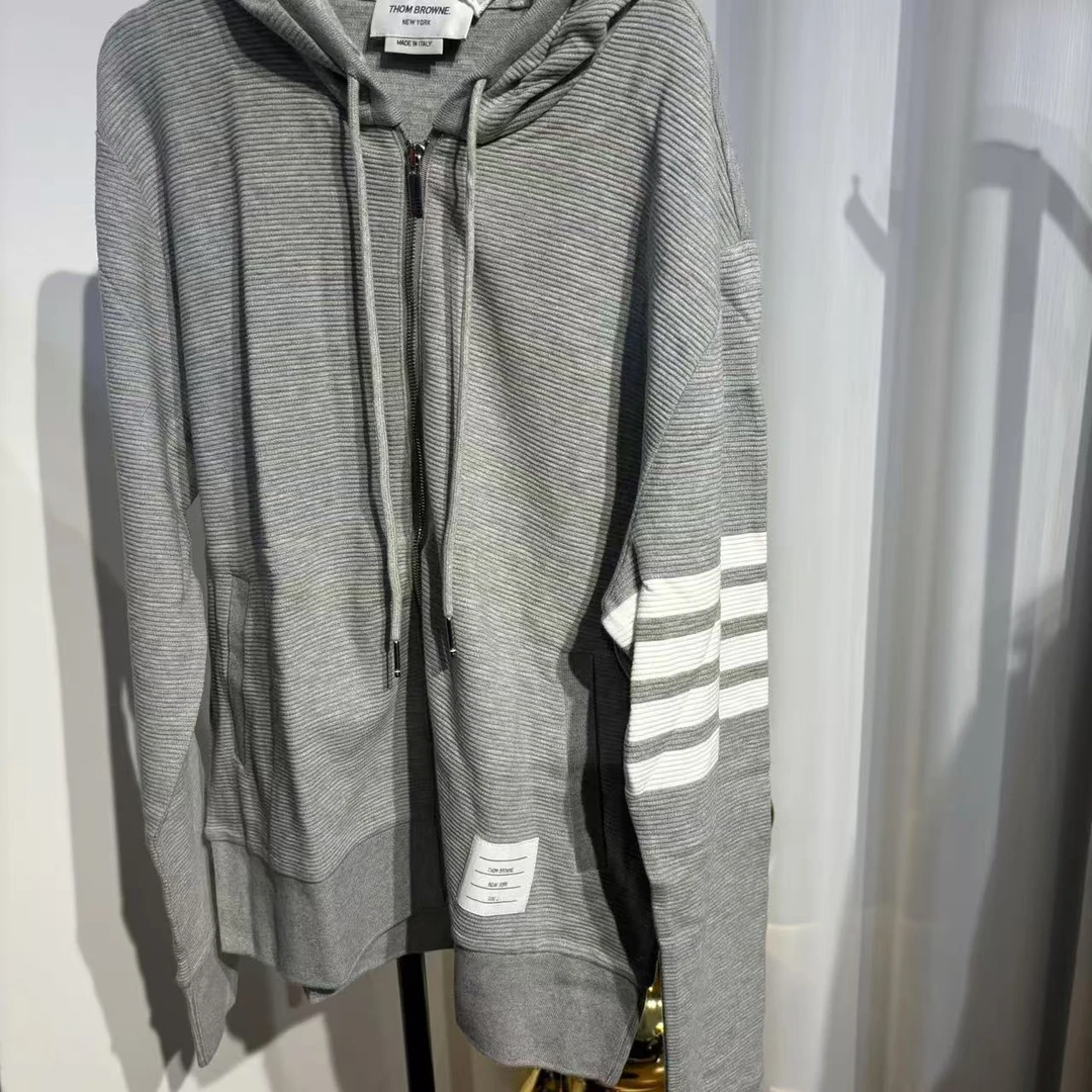 99新 THOMBROWNE 时尚连帽卫衣225