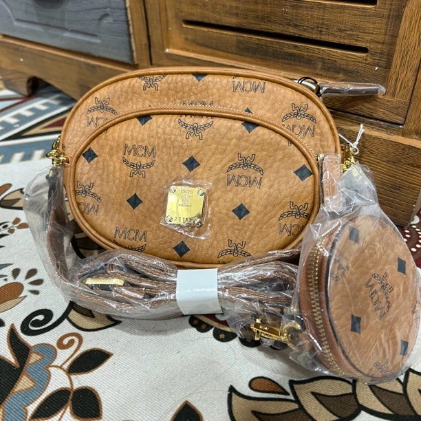 99新 MCM mcm干邑色子母斜挎包/99新