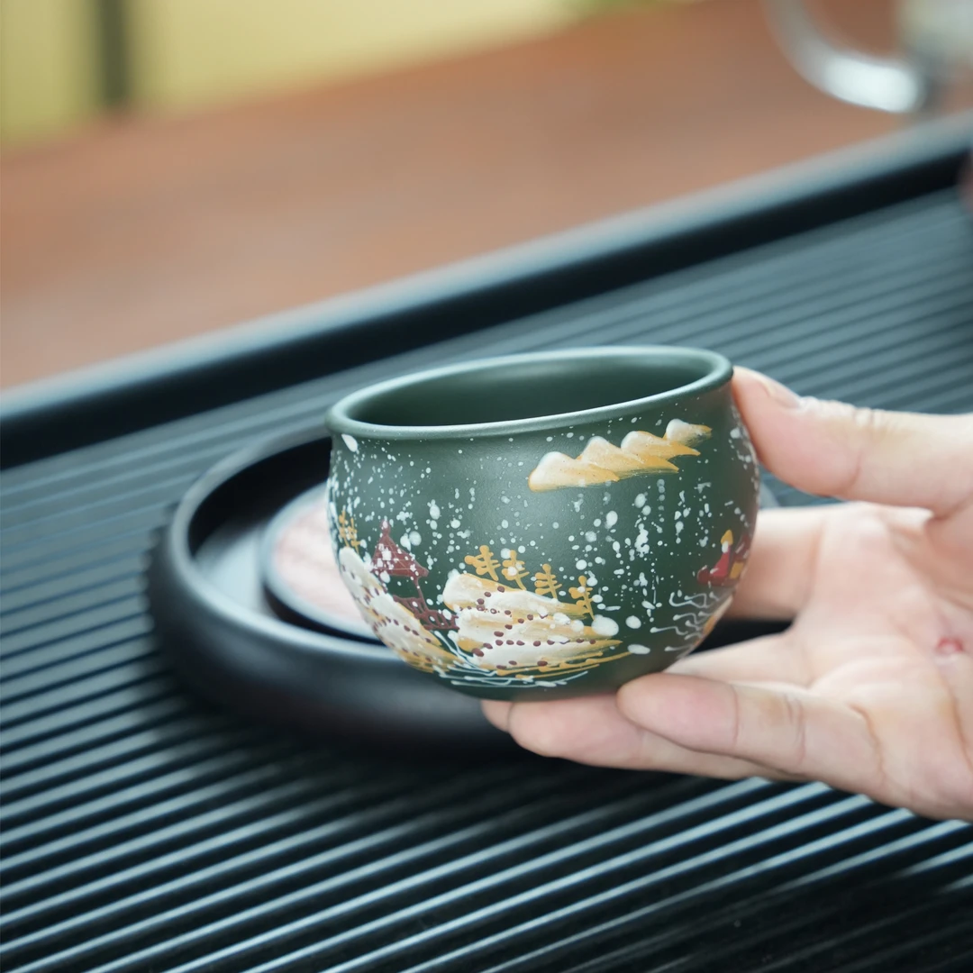 宜兴原矿青段手工堆绘雪景图紫砂主人杯NX 2602