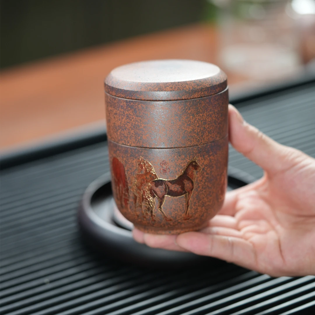 宜兴原矿龙骨金砂手工刻绘描金八骏紫砂旅行杯ZYL 6336