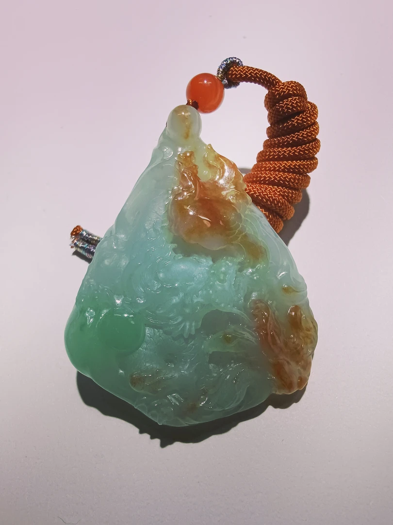 翡翠龙凤呈祥：龙飞凤舞天赐祥瑞气质挂坠精美精致坠链时尚双色