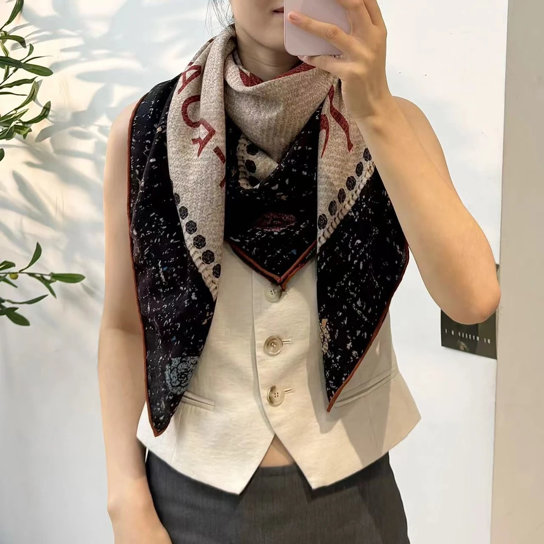 桑蚕丝羊毛混纺围巾女100cm时尚双面双色围巾字母山茶花围巾直播