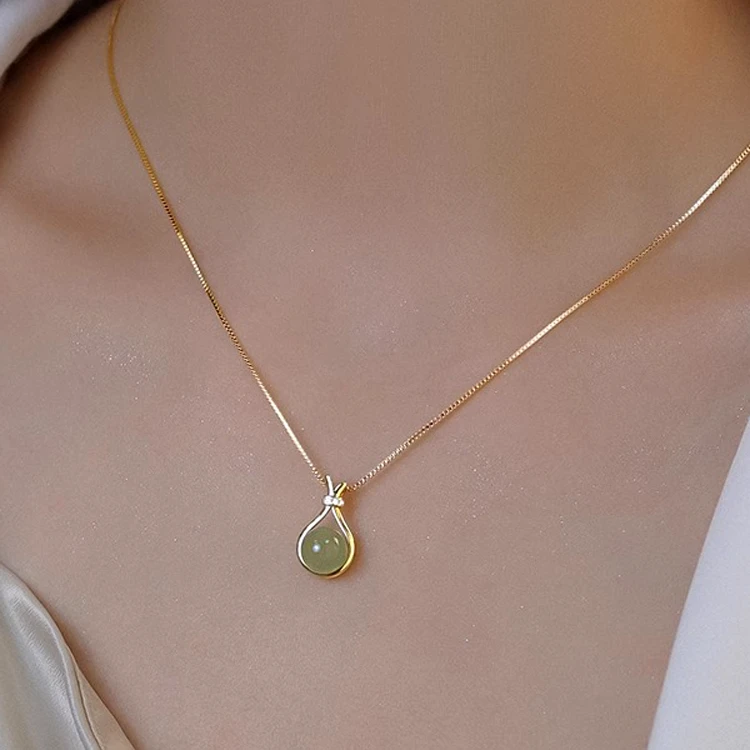 钛钢项链 不掉色小福袋项链女款新款轻奢小众吊坠锁骨链颈链饰品