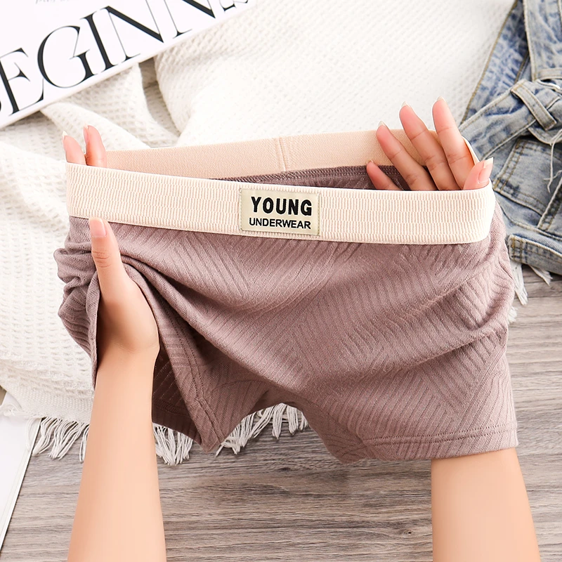 中山小榄镇女装内裤女款高档平角中腰底裤女生裤头透气春秋四角裤