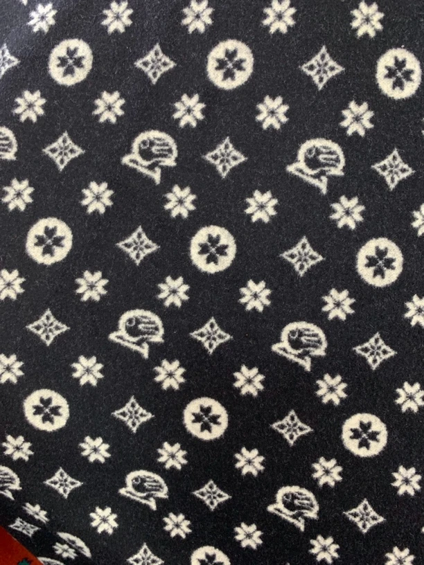 黑色路易星空。   织花奥绒时装布料