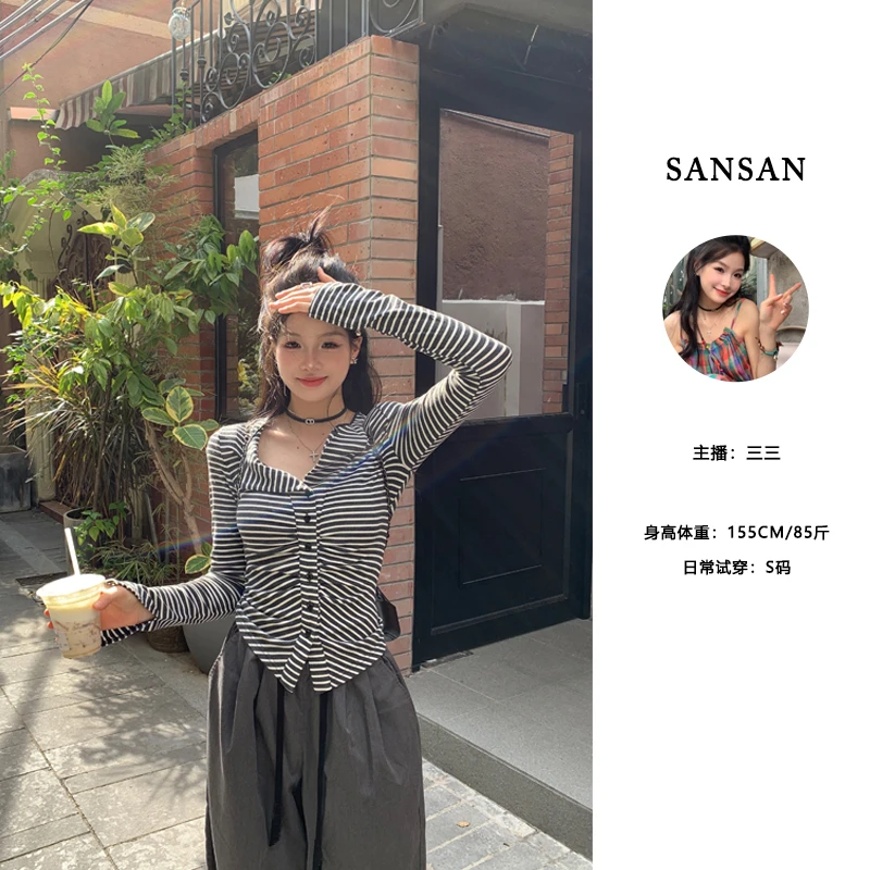 【三三】辣妹甜心条纹V领褶皱修身短款T恤女翻领开衫