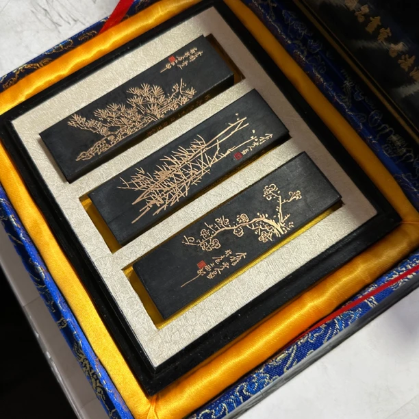 2000年 岁寒三友 古法油烟墨