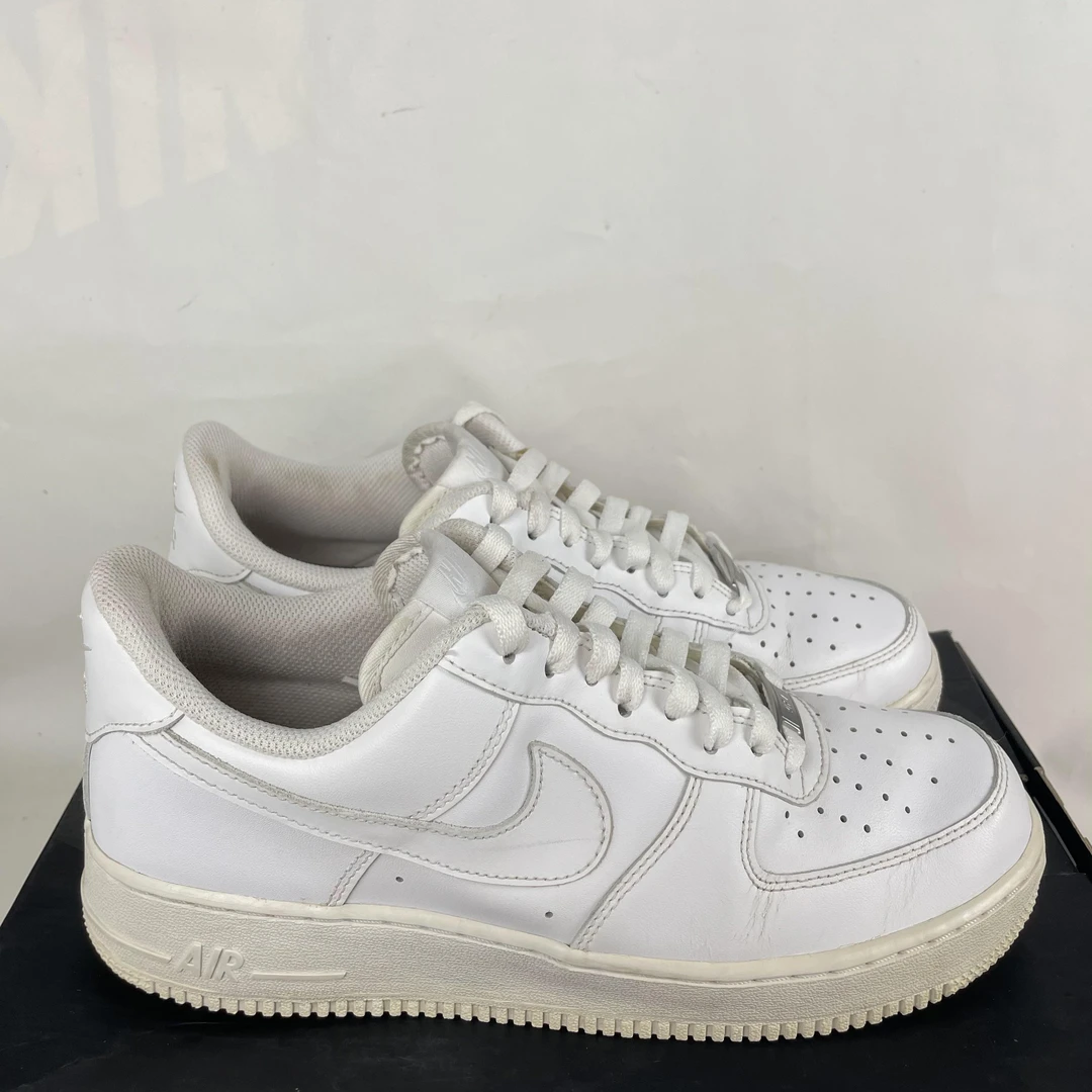 42.5码 Nike 空军一号 纯白 休闲板鞋 无盒