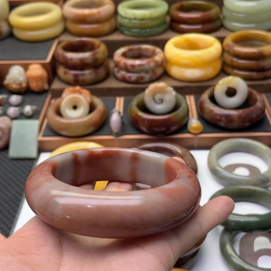 【闪购商品】石英质玉手镯未镶嵌光**张