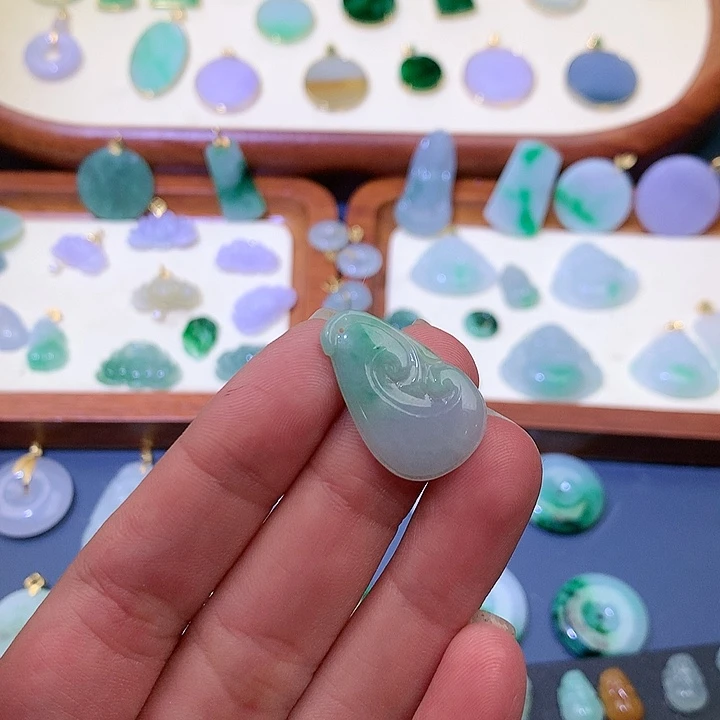 【闪购商品】翡翠颈饰未镶嵌7969696978