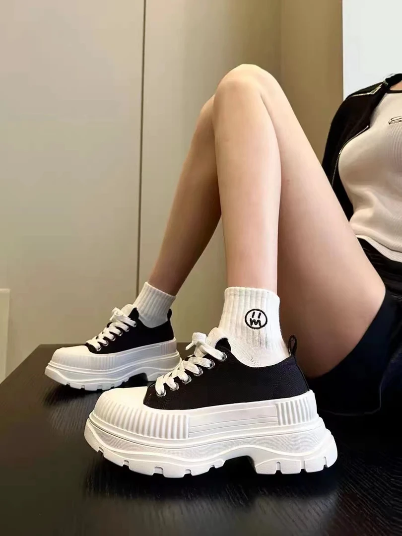超火厚底增高帆布鞋女百搭小白鞋2024新款夏季爆款小众休闲运动鞋