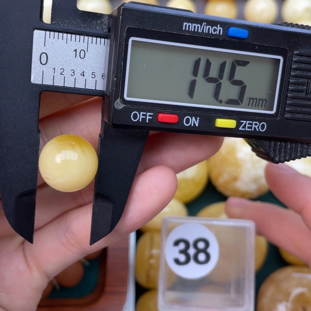 蜜蜡珠宝奇石未镶嵌