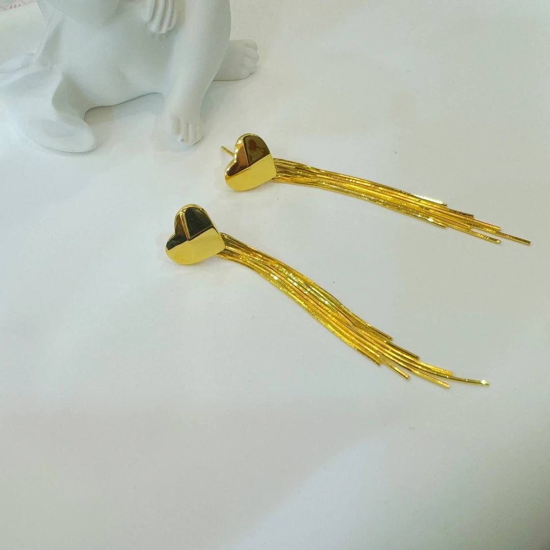 足金999黄金 时尚桃心流苏 克重5.43