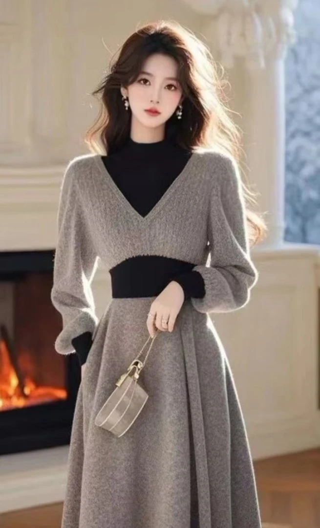 灰色高领针织毛衣连衣裙女款2024冬季高级感超好看收腰内搭长裙子