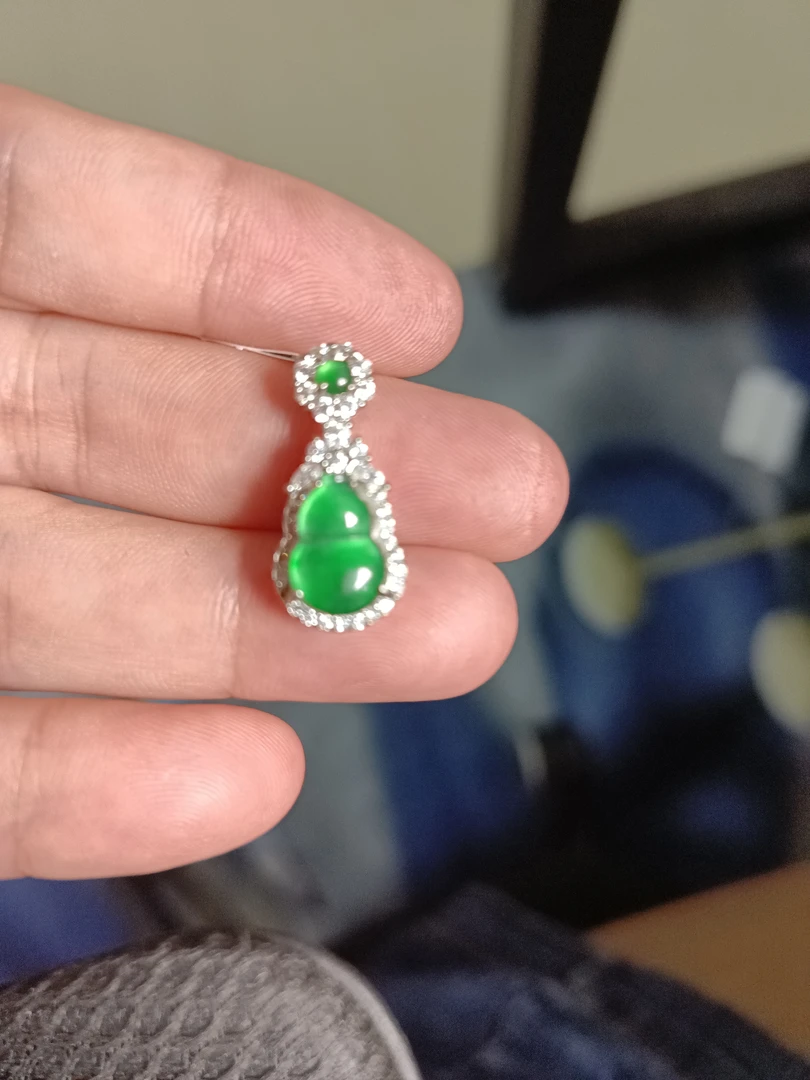 天然翡翠满绿高冰种多样性发货