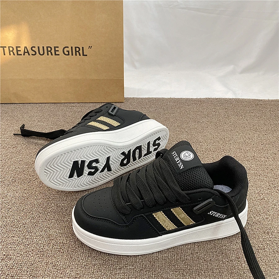 港风休闲黑金原创面包鞋女ins潮2024冬季新款休闲小白鞋德训板鞋