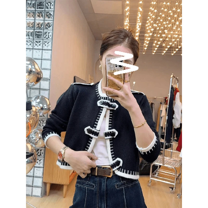 小香风针织开衫女秋季设计感小众双排扣别致独特短款毛衣上衣外套