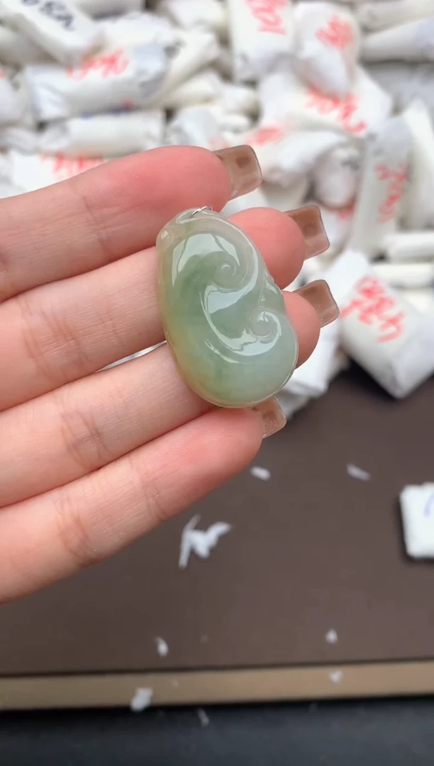 【闪购商品】翡翠挂件未镶嵌一