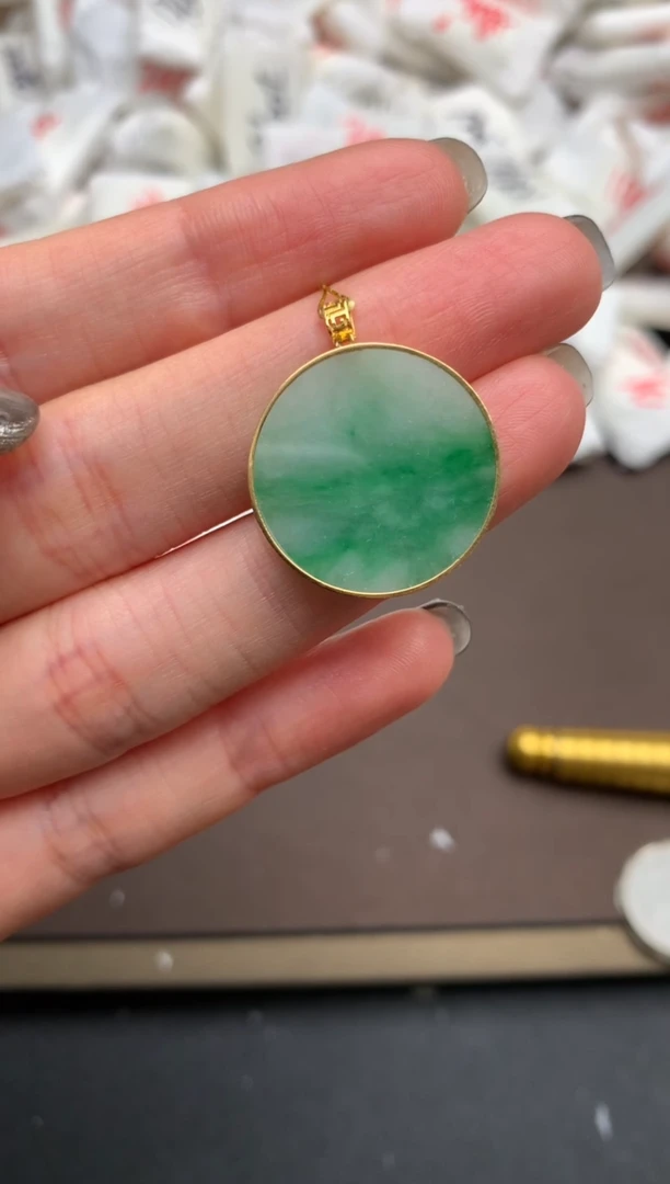 【闪购商品】翡翠挂件18K金镶嵌一