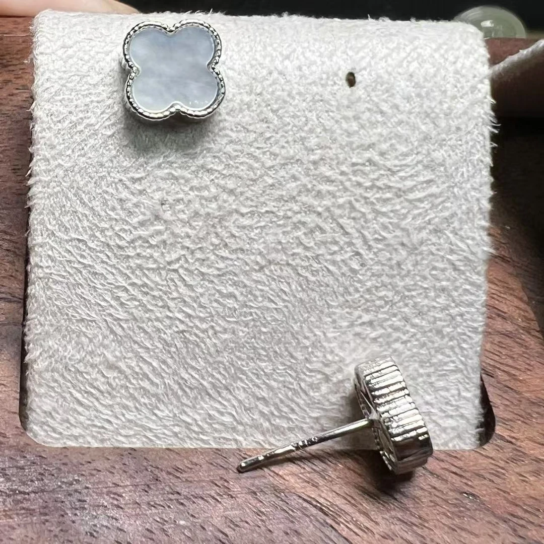 天然宝石白贝玛瑙小银针耳钉