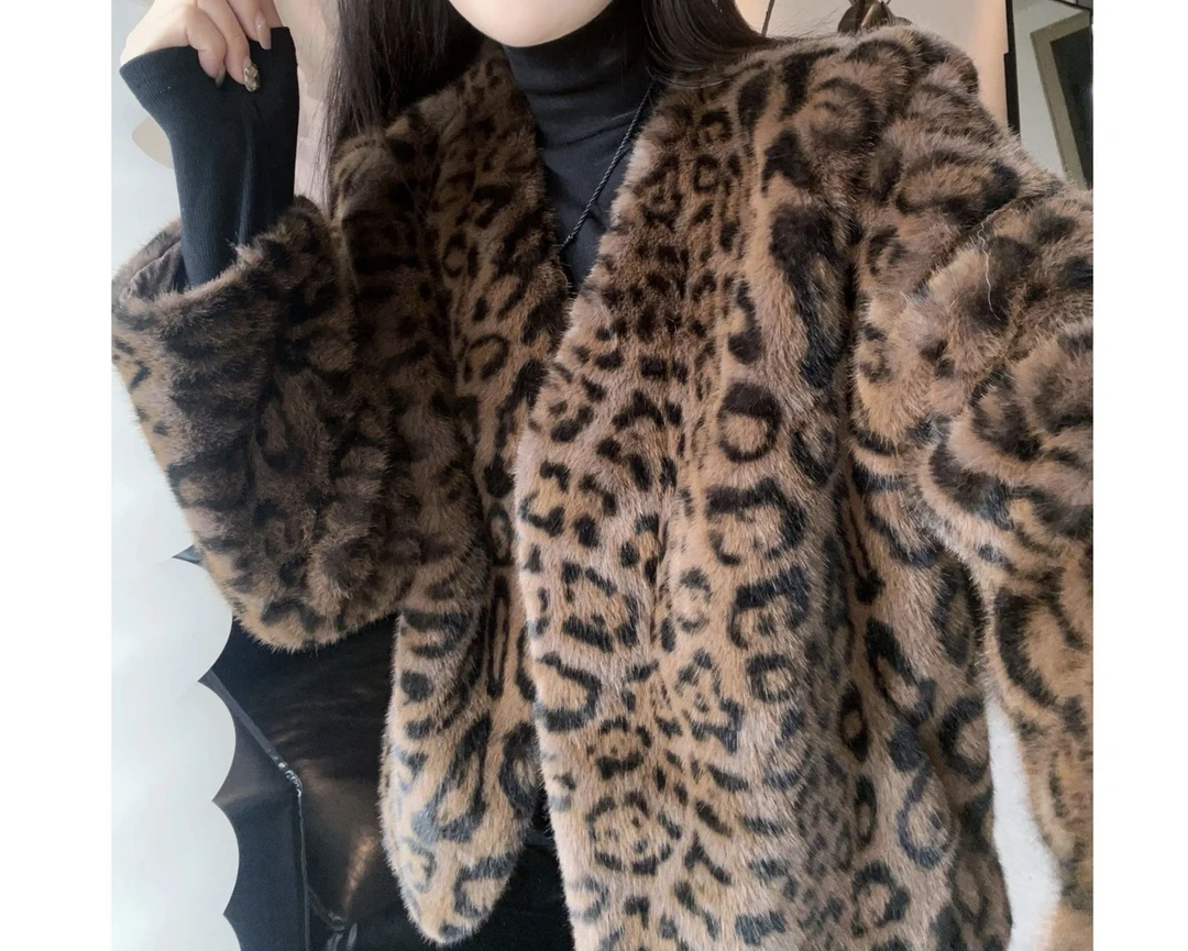 （万美妞）冬季时尚显气质瘦洋气高端 豹纹外套