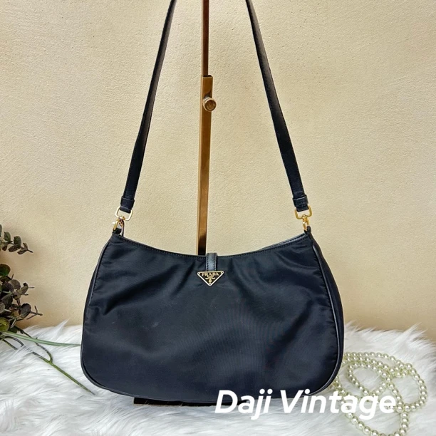 95新 Prada/普拉达 大吉中古/Prada普拉达黑银圆环单肩包