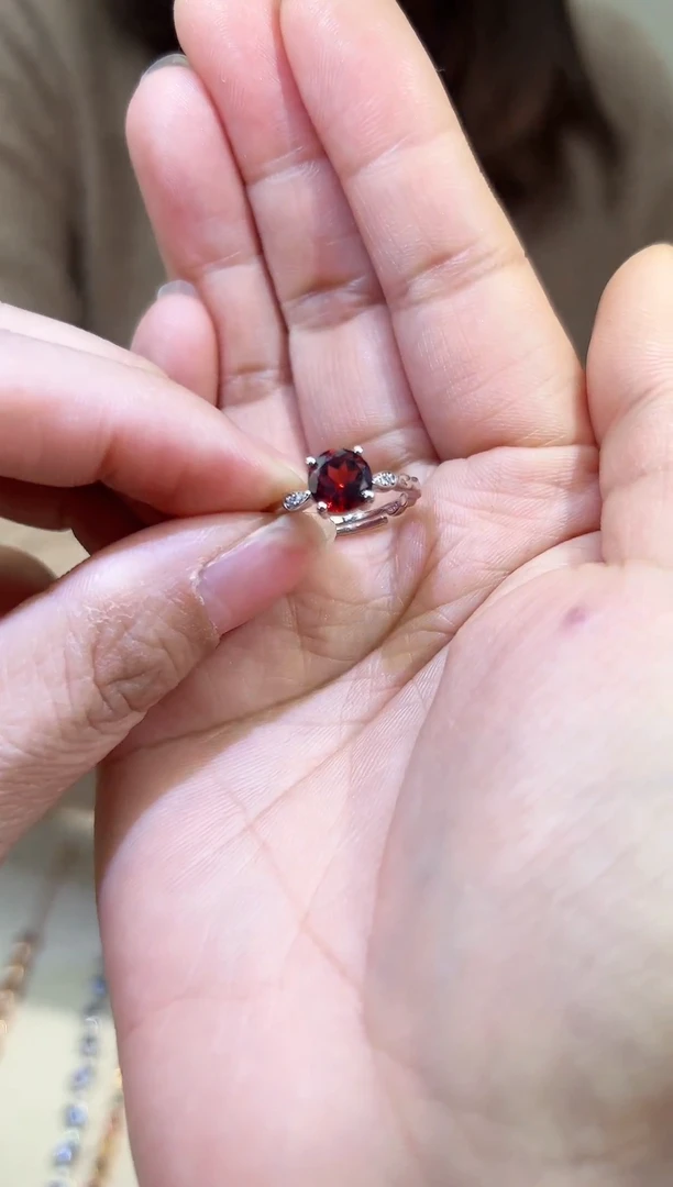 【闪购商品】石榴石戒指银S925镶嵌1