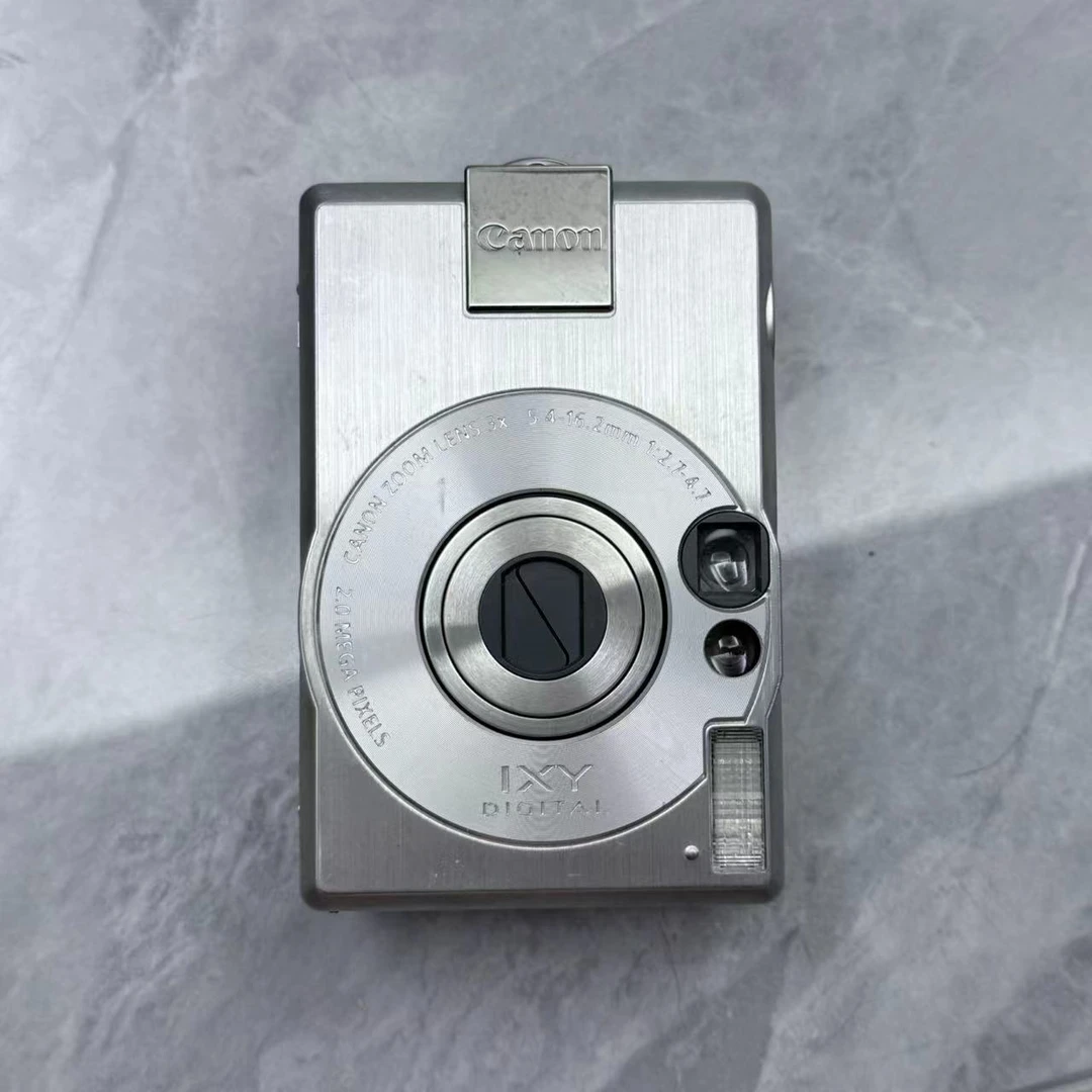 9新 Canon/佳能 佳能ixus330 300万像素 3倍变焦 自备cf卡读卡器