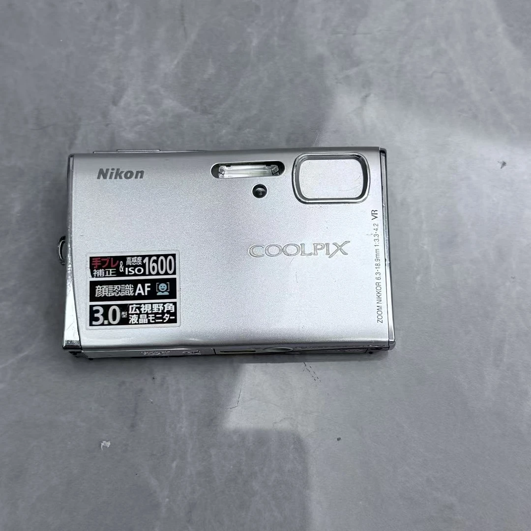 9新 Nikon/尼康 尼康s50 720万像素 3倍变焦 屏幕黄屏 配件齐全