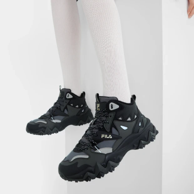 Fila/斐乐斐乐百搭秋冬厚底欧客漫中帮休闲保暖老爹鞋F12W442111F