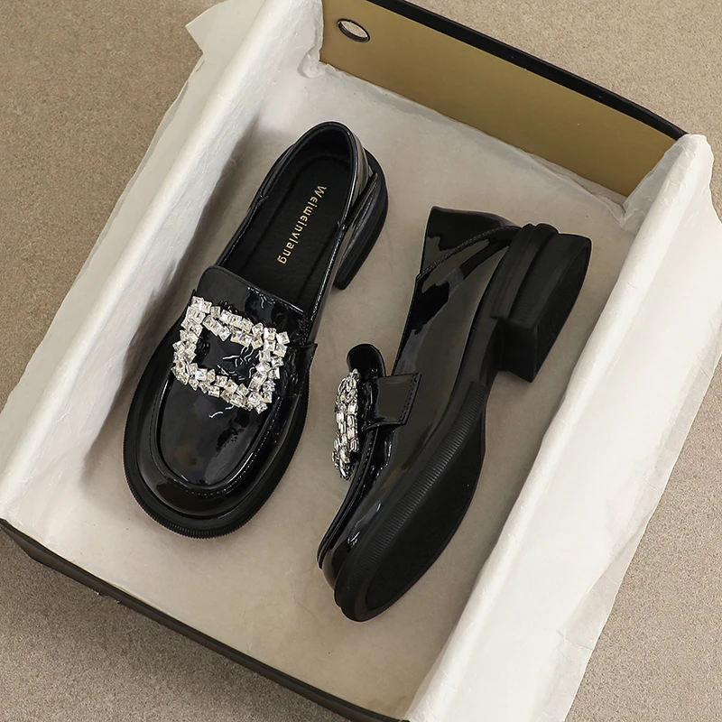 厚底水钻方扣女春季2024新款单鞋复古乐福鞋大码女款女鞋41一43