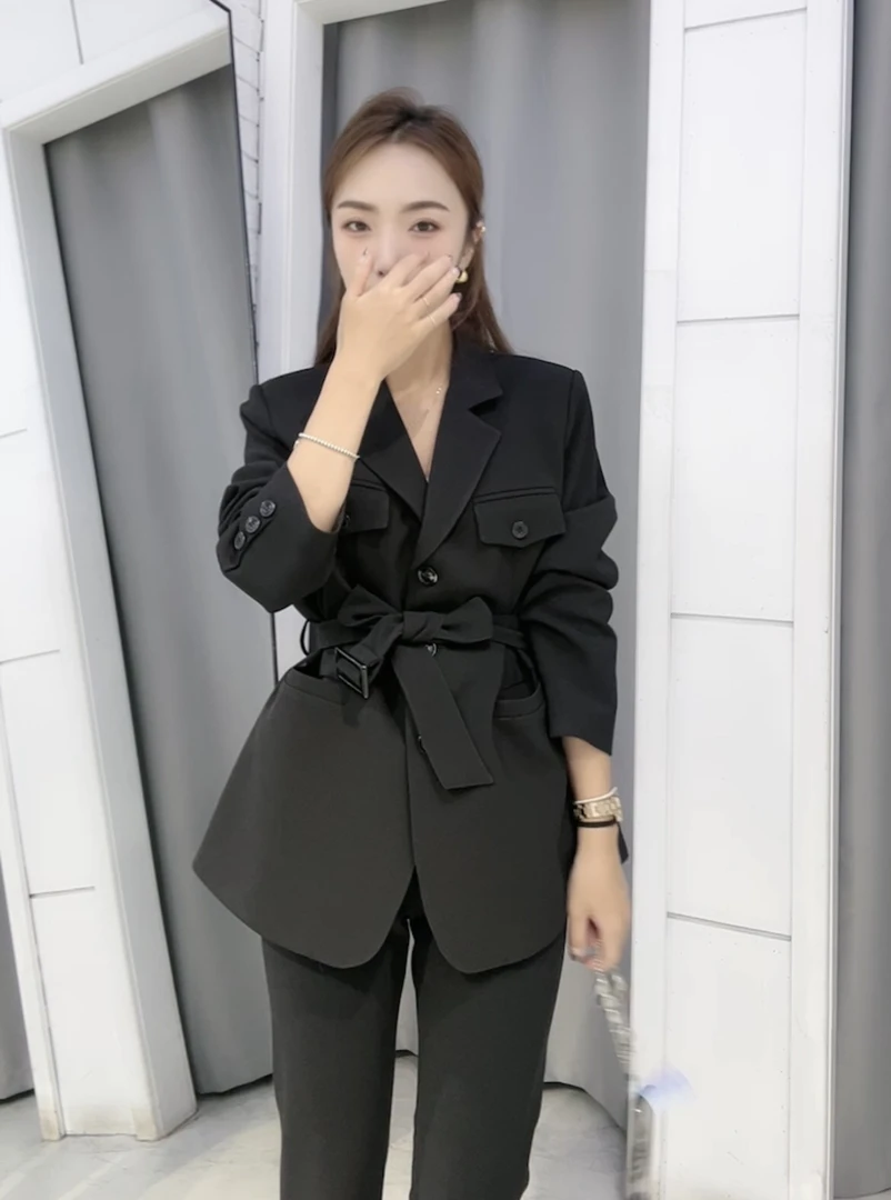 谁穿谁显瘦的西服外套