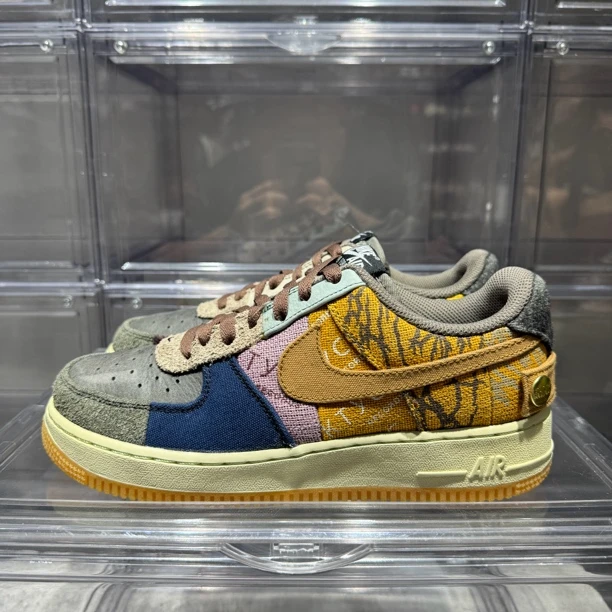 90新  40码 二手 原盒 AF1 TS 拼接 皮革 防滑轻便 低帮 板鞋
