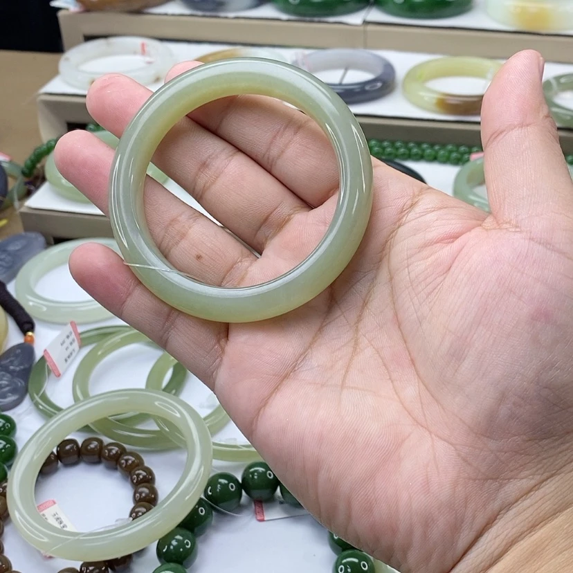 【闪购商品】和田玉手镯未镶嵌