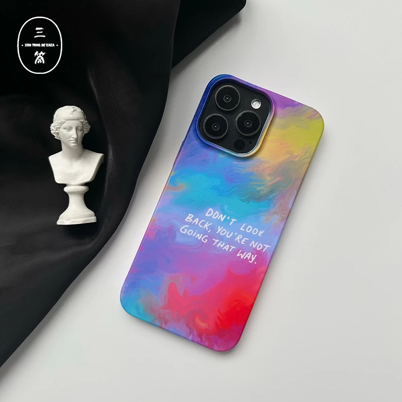 三筒的爸爸原创彩虹极光英文磨砂苹果15手机壳苹果14promax/13/12