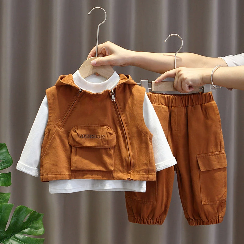 男童秋装套装2025新款宝宝帅气马甲三件套外套潮婴幼儿童韩版春秋