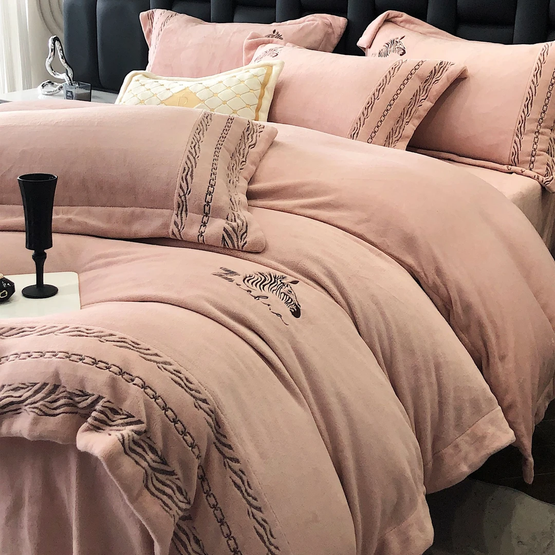 斑马 加厚保暖高克重牛奶绒四件套被套床上用品加绒被舒适柔软