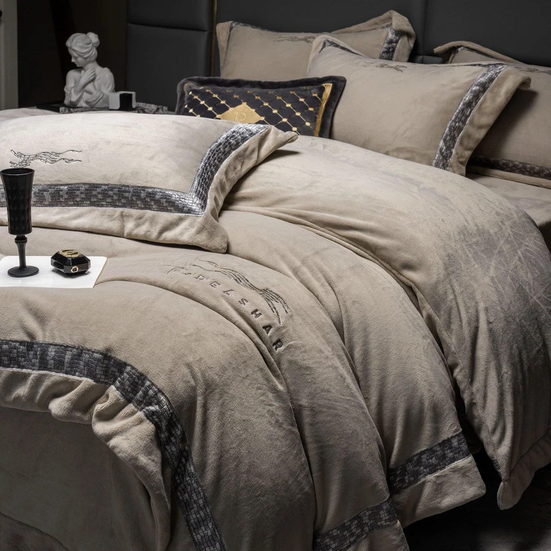 ROWHOLLY瑞娅牛奶绒保暖高克重四件套加厚毛绒被套床品加绒被舒适