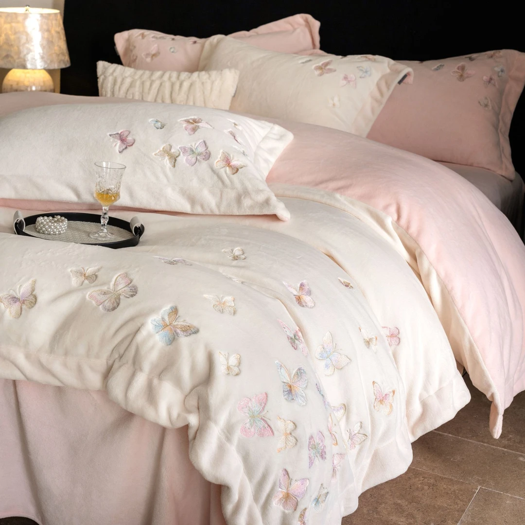 七彩福蝶 高克重牛奶绒加绒被四件套刺绣加厚被套床上用品舒适