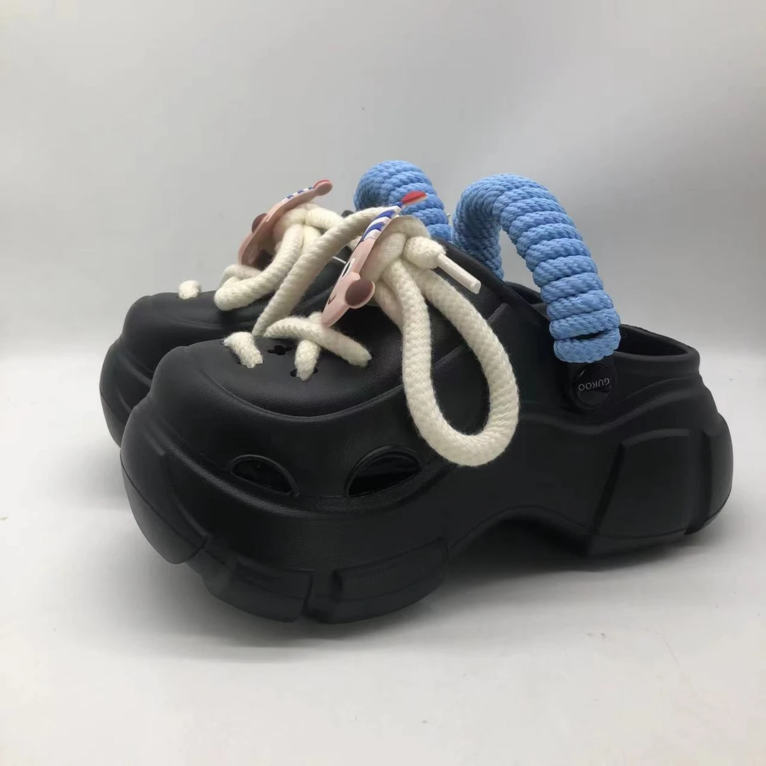 可爱清晰风格厚底高帮女洞洞鞋