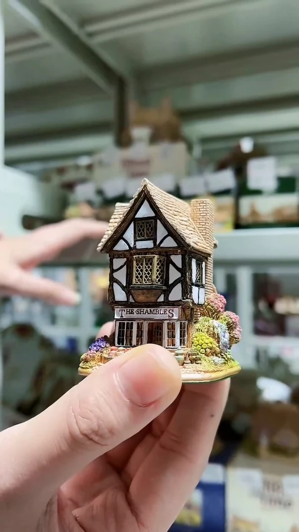 【闪购商品】新骨瓷摆件对角巷