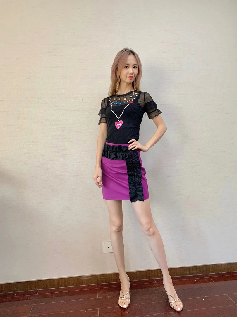 秋冬包臀短款短裙半身裙1182141031¥599夏季显瘦半裙紫色气质拼接